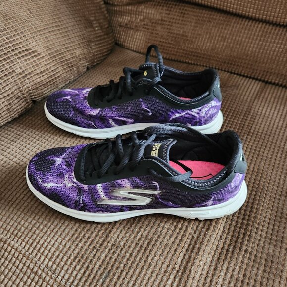 Womens Size 8.5 SKECHERS GO Step Athletic Shoes - Picture 4 of 5